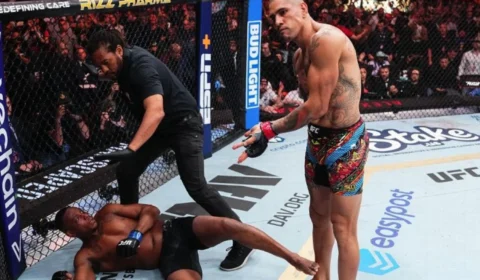 Alex Poatan defeande cinturão no UFC 300 com nocaute impressionante sobre Jamahal Hill