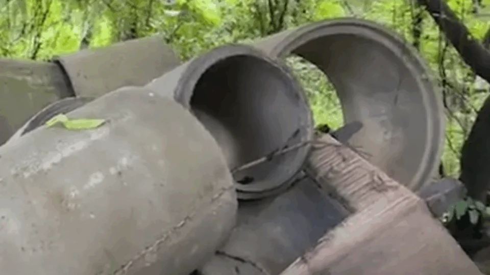 Cemitério de tubos de concreto para drenagem é descoberto no Adrianópolis