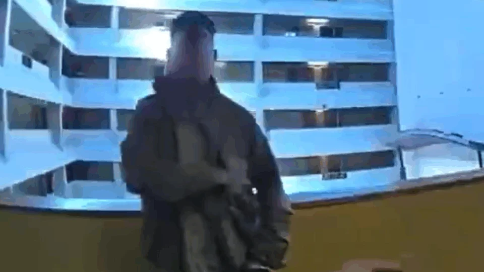 VEJA: Pedófilo é morto após sacar uma arma para policiais americanos