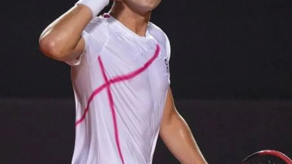 Tenista brasileiro de 17 anos vence primeira partida na ATP fora de casa