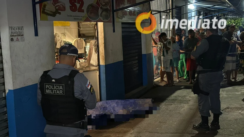 Homem é morto a tiros dentro de feira no bairro Raiz