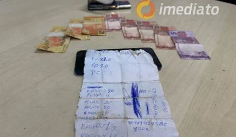 LISTA DO TRÁFICO: dupla é presa com drogas e lista de devedores no conjunto Hileia