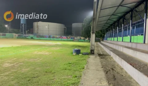 Motociclista de app leva dois tiros em campo no bairro Jorge Teixeira