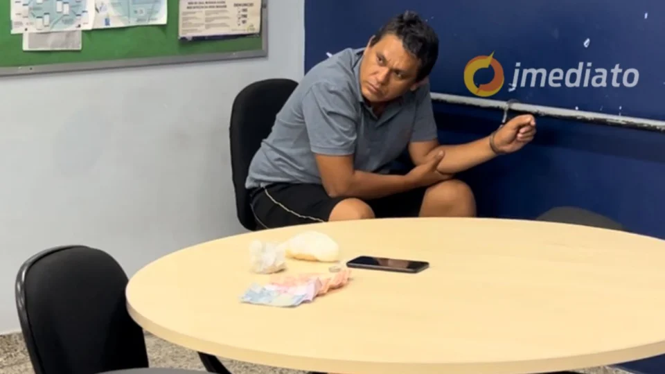 PRF prende homem com drogas dentro de ônibus que estava a caminho de Boa Vista