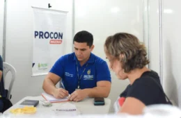 Procon-AM atende consumidores na 4ª edição do projeto Câmara Cidadã