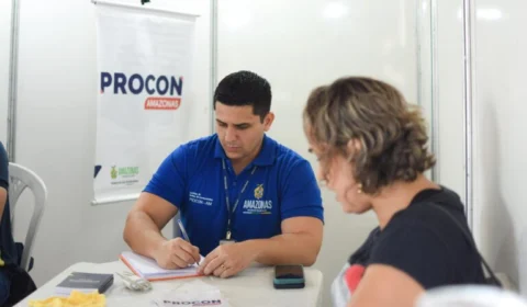 Procon-AM atende consumidores na 4ª edição do projeto Câmara Cidadã