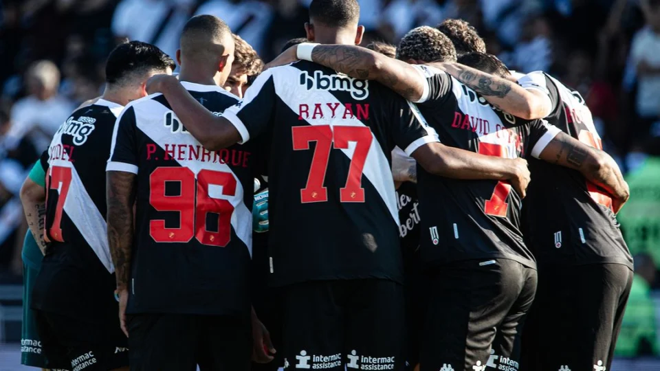 Vasco toma goleada do Criciúma e Ramón Díaz é demitido no vestiário