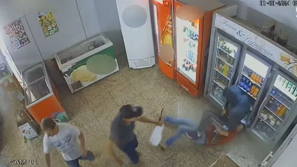 Pai e filho são mortos durante assalto a mercado no Rio Grande do Sul; Veja vídeo