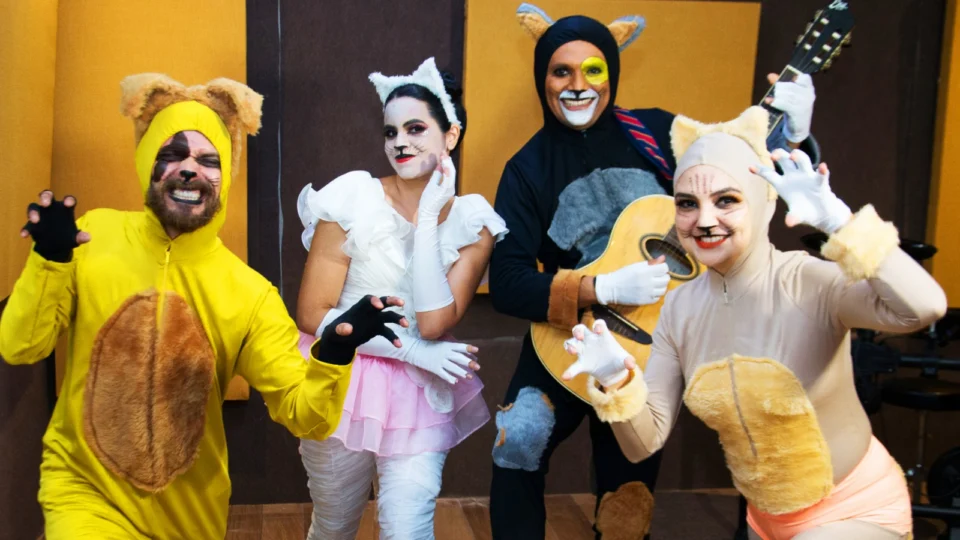 Os artistas Kennedy Fialho e Ítala Lima detalham preparação para o Espetáculo Musical Musigatos