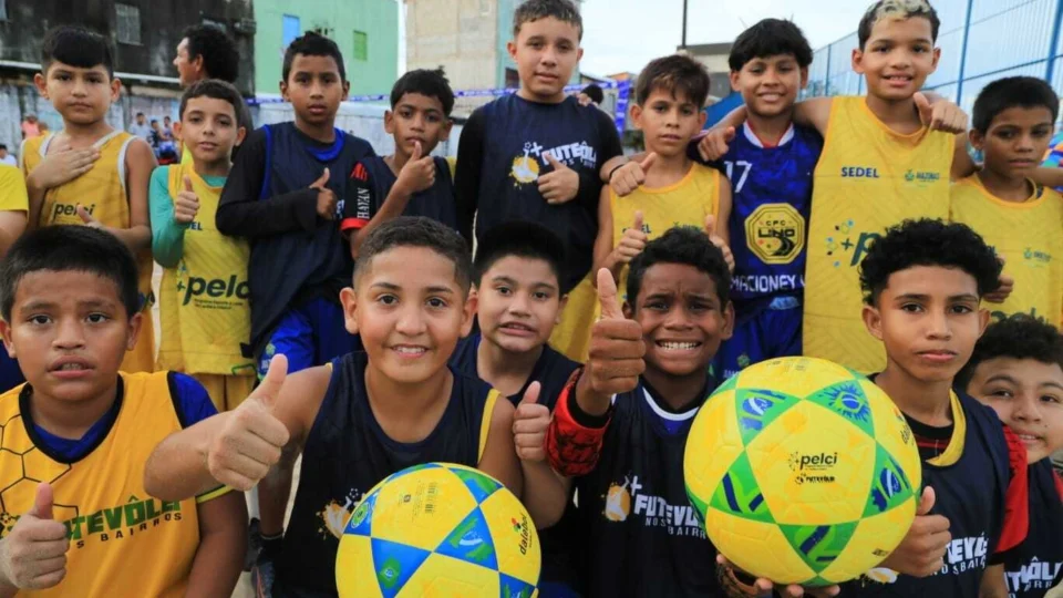 No CDC da Compensa: Moradores celebram chegada do Projeto Mais Futevôlei nos Bairros