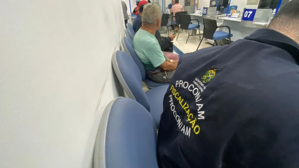Banco no Amazonas é autuado pelo Procon-AM por demora no atendimento ao público