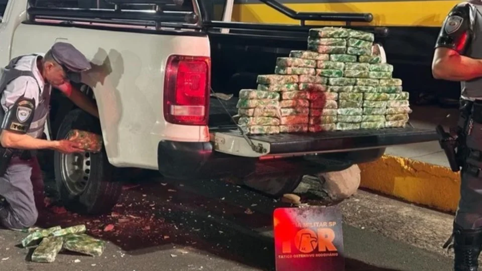 Casal argentino é preso com 67 kg de cocaína em fundo falso de veículo em São Paulo