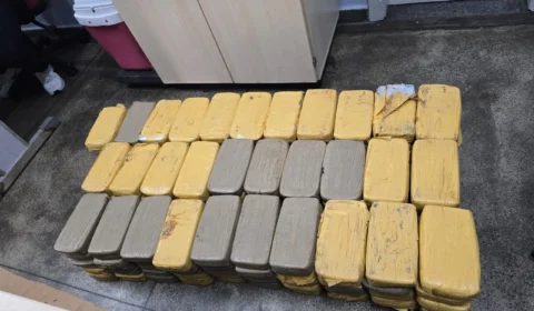 Polícia Civil prende homem com 155 tabletes de cocaína que seriam transportados em caminhão baú para Roraima