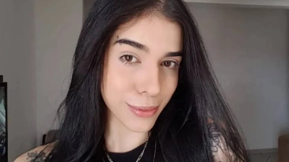 Jovem que teve reação ao cheirar pimenta é internada: “Está fraquinha”