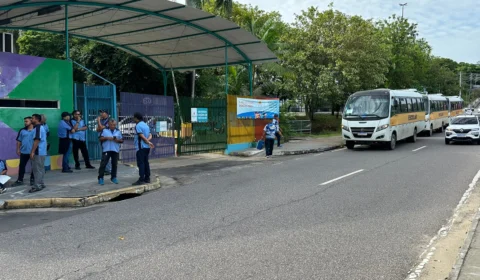 Funcionários do Transporte Escolar Municipal paralisam por falta de pagamento e 2 mil alunos são prejudicados
