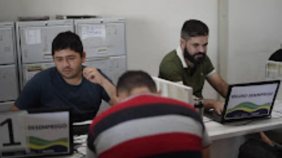 Sine Amazonas divulga 469 vagas de emprego para esta terça-feira