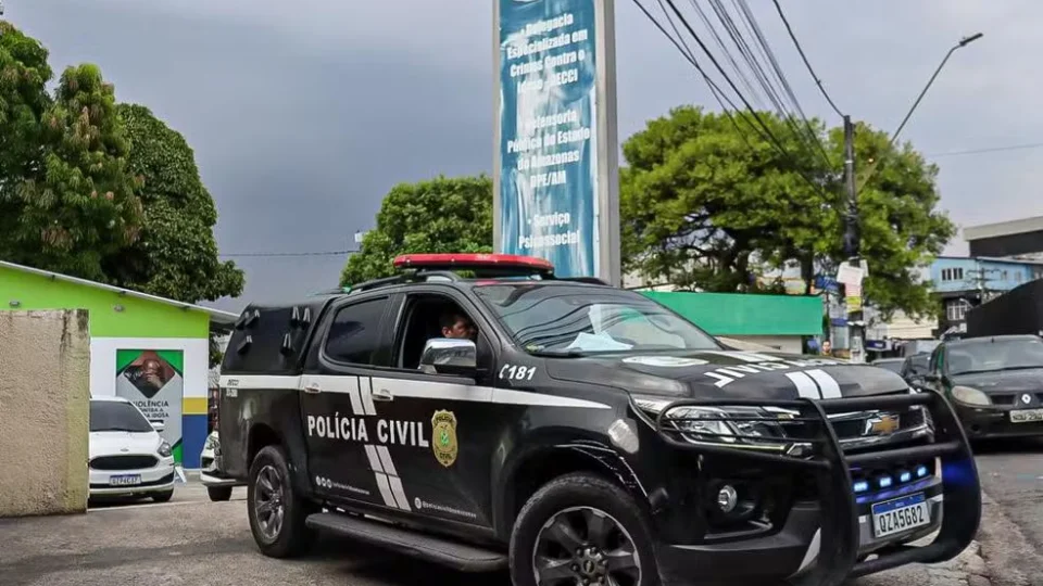 Homem é preso em Manaus por agredir pai idoso com golpes e socos