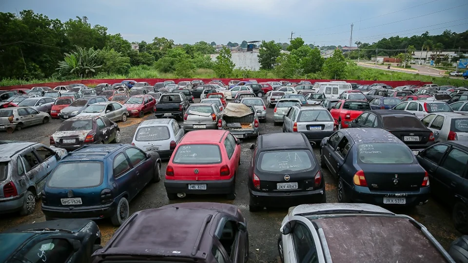 Detran-AM: Visitação para o primeiro leilão de sucatas do ano começa nesta quinta-feira