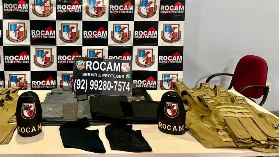Polícia Militar do Amazonas apreende fuzis e coletes balísticos
