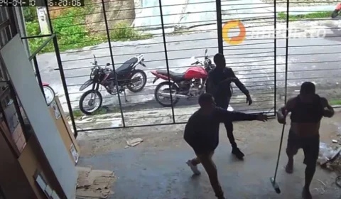 VÍDEO: Dupla rouba motocicleta para praticar assaltos em Manaus