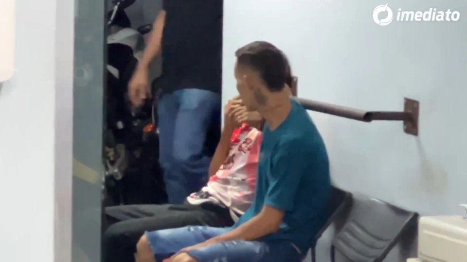 Vários motoqueiros tentanm linchar o suposto assaltante no 1º DIP