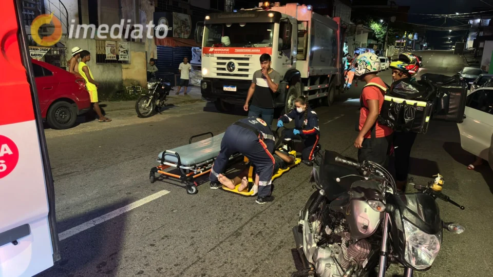 Entregador atropela cachorro e fica gravemente ferido na Praça 14