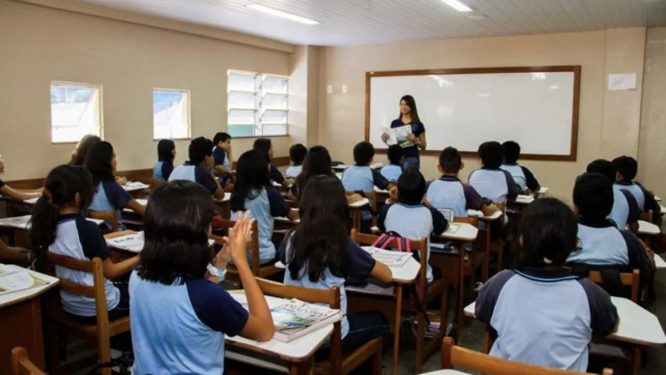 Procurador-Geral de Justiça do Amazonas contesta Lei Estadual que proíbe linguagem neutra nas escolas