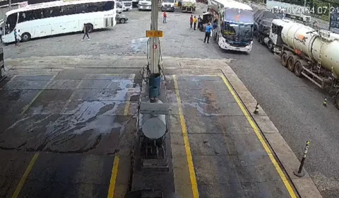 Acidente entre dois ônibus e caminhão que deixou 14 feridos em posto de Limeira