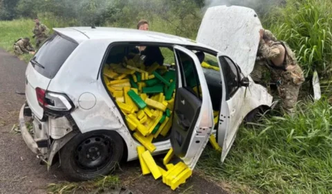 Adolescente é preso após perseguição da PRF com carro roubado e carga de maconha