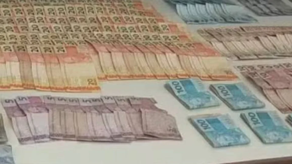 Cidade do Amazonas fica incomunicável após bando cortar internet e telefone para roubar mais de R$ 500 mil