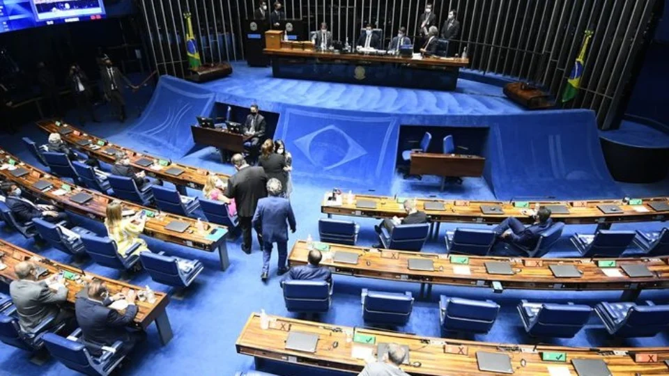 Senado Federal aprova Emenda Constitucional que proíbe porte e posse de drogas