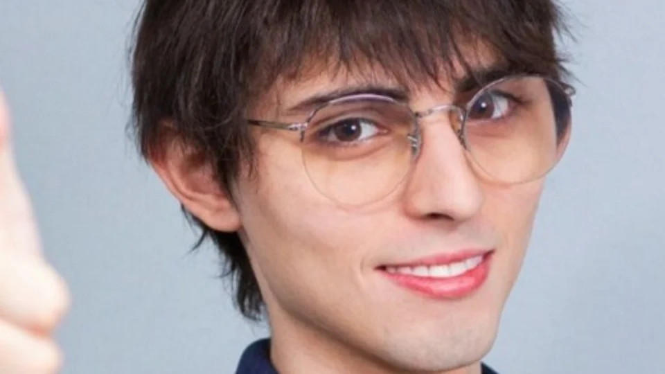 Pesquisa mostra Amom na liderança em todos cenários no segundo turno