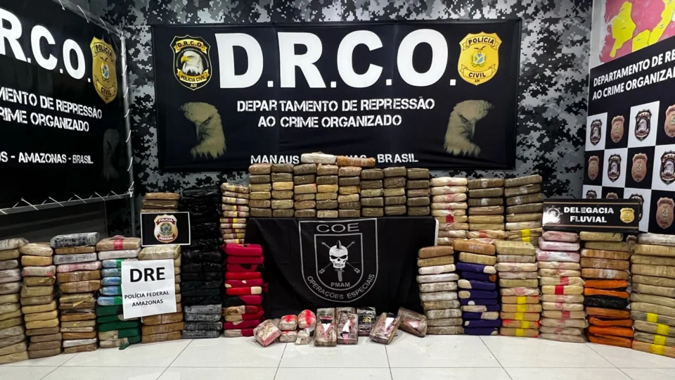 Operação conjunta desarticula grupo e apreende 300 quilos de drogas em Manaus