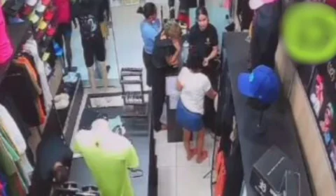 Criminosos furtam loja de roupas no Centro de Manaus; Veja vídeo