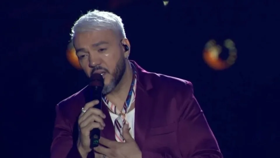 VÍDEO: Belo se emociona em show após separação de Gracyanne Barbosa