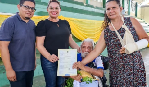 Aos 107 anos, aposentado aproveita Mutirão de Cidadania do Governo do Amazonas para atualizar documentos
