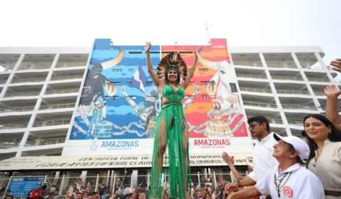 População de Parintins foi às ruas para exaltar Isabelle Nogueira neste domingo