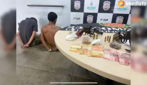 Dupla é presa com armas e drogas no Parque 10