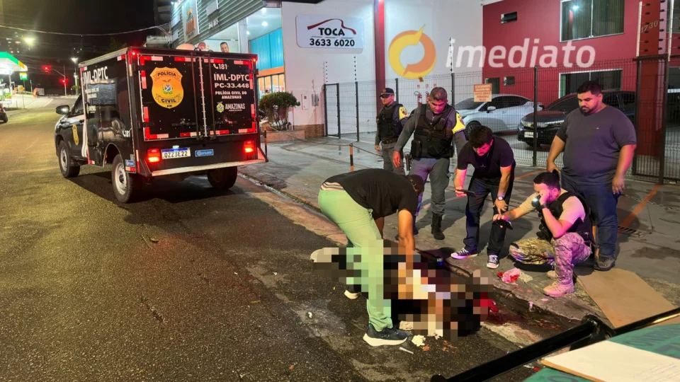 Homem é morto a sangue frio com várias facadas na Praça 14