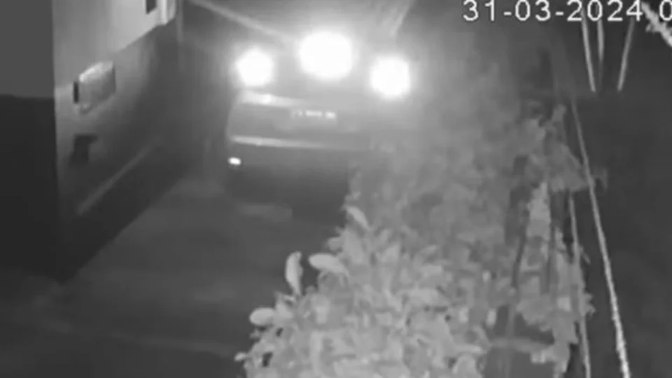 Veja Vídeo: Cliente derruba portão para fugir de motel sem pagar a conta