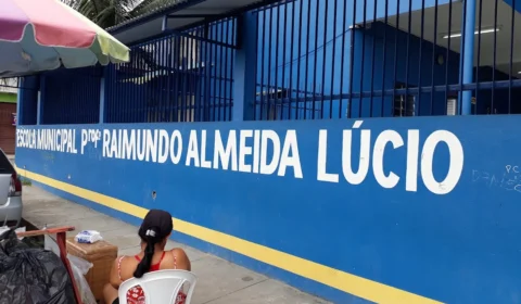 Curto-circuito provoca incêndio em escola na Zona Norte de Manaus e deixa alunos em desespero