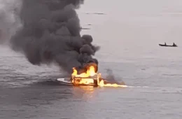 Incêndio destrói embarcação da FUNAI em Jutaí