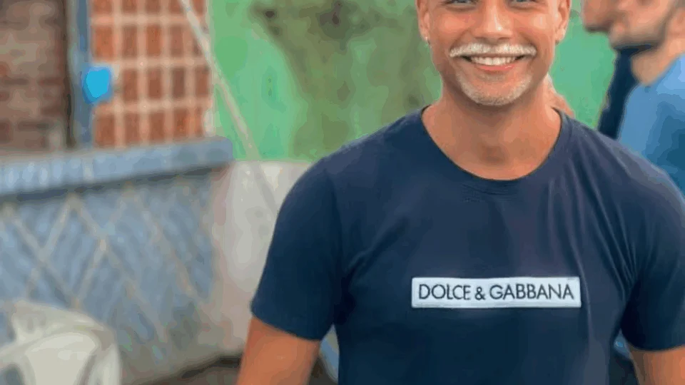 Família denuncia falta de socorro em festa rave: Jovem fica 20 minutos submerso e morre