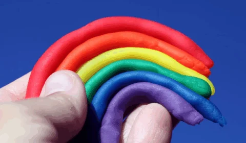 Parlamento sueco aprova mudança de sexo a partir dos 16 anos 