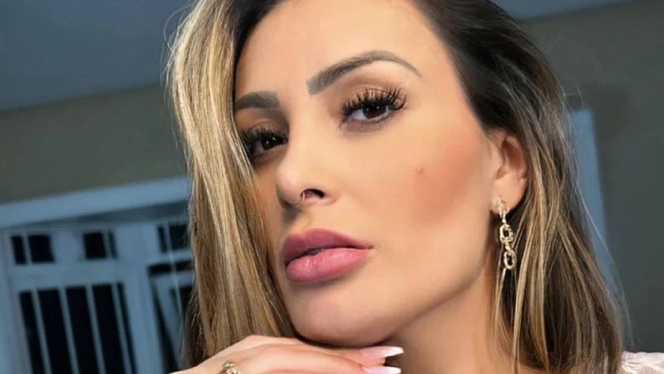 Andressa Urach diz que gravidez não vai interferir na produção de conteúdo adulto