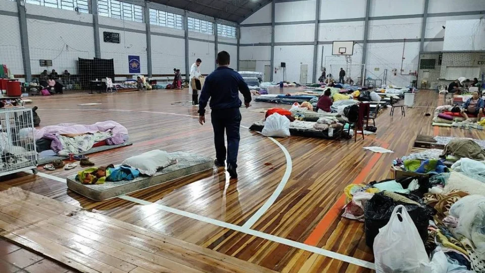 Resgate de Famílias Afetadas pelas Chuvas no Rio Grande do Sul