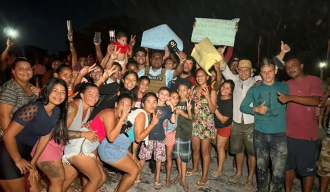 “Queremos asfalto de qualidade”; moradores do Distrito II realizam manifestação por falta de infraestrutura