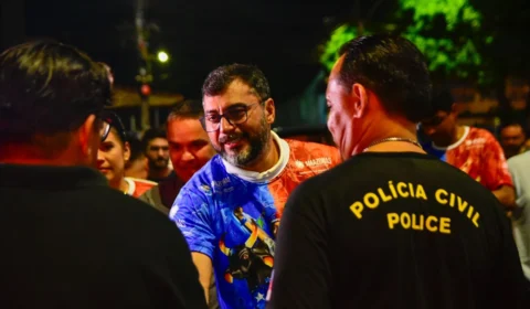 Em Parintins, Governo do Amazonas realiza entrega de lancha, viaturas e fuzis para a segurança