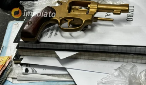 ROCAM apreende arma e drogas em casa abandonada no Lago Azul
