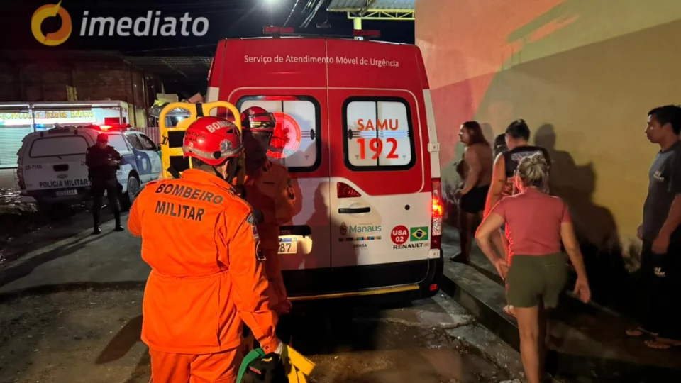 Mulher confunde buraco com igarapé e pula de barranco no bairro Santa Inês